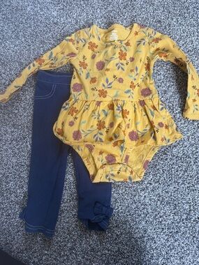 Carter's Baby Toddler Girl Yellow Floral Long-Sleeve Bodysuit &Navy Leggings 24m